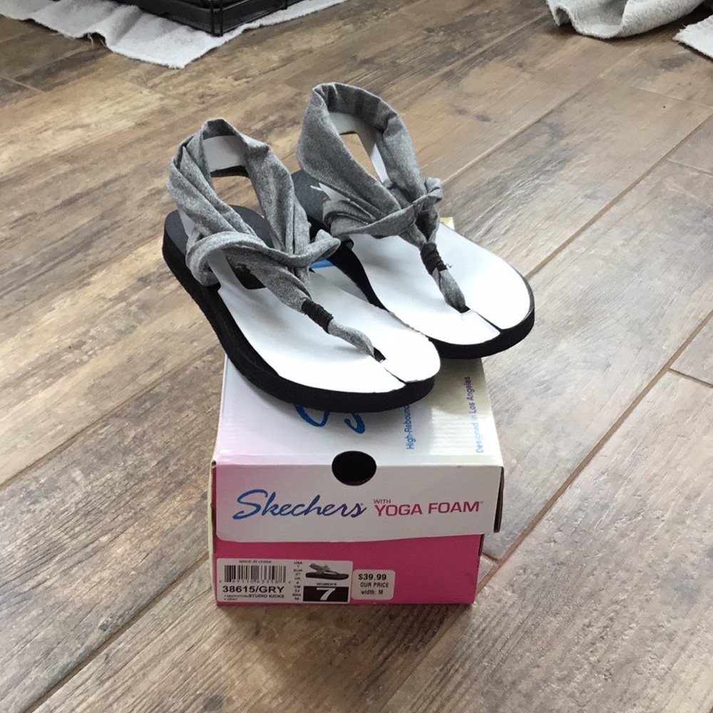 Skechers Women's Black and Gray Yoga Foam Sandals